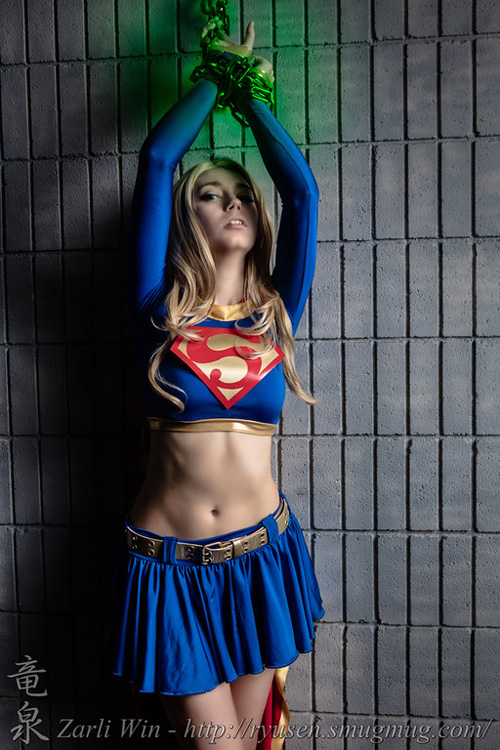 supergirl-cosplay (1)