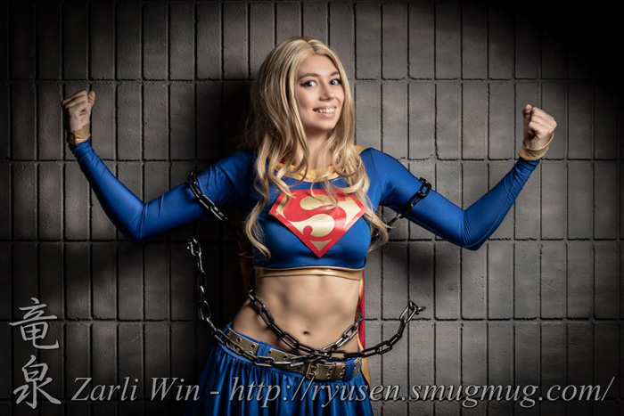 supergirl-cosplay (3)