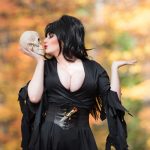 elvira-cosplay (1)
