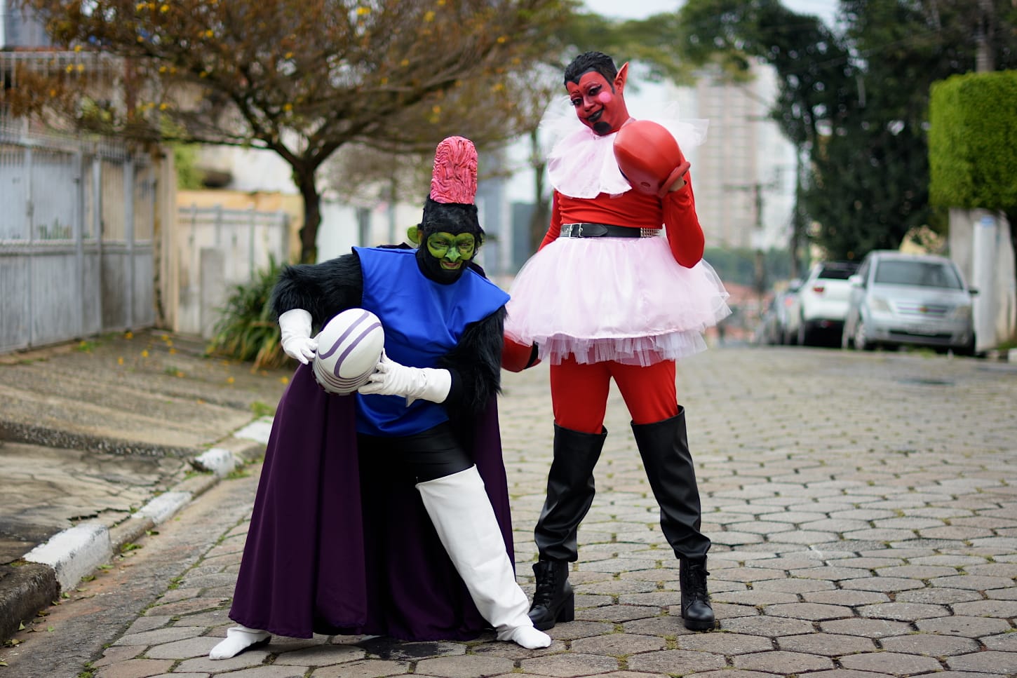 Dupla faz ensaio cosplay inspirado em vilões icônicos de As Meninas ...